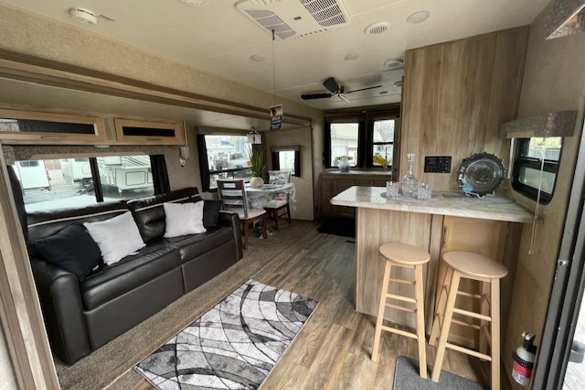 2019 COACHMEN CATALINA DESTINATION, 3