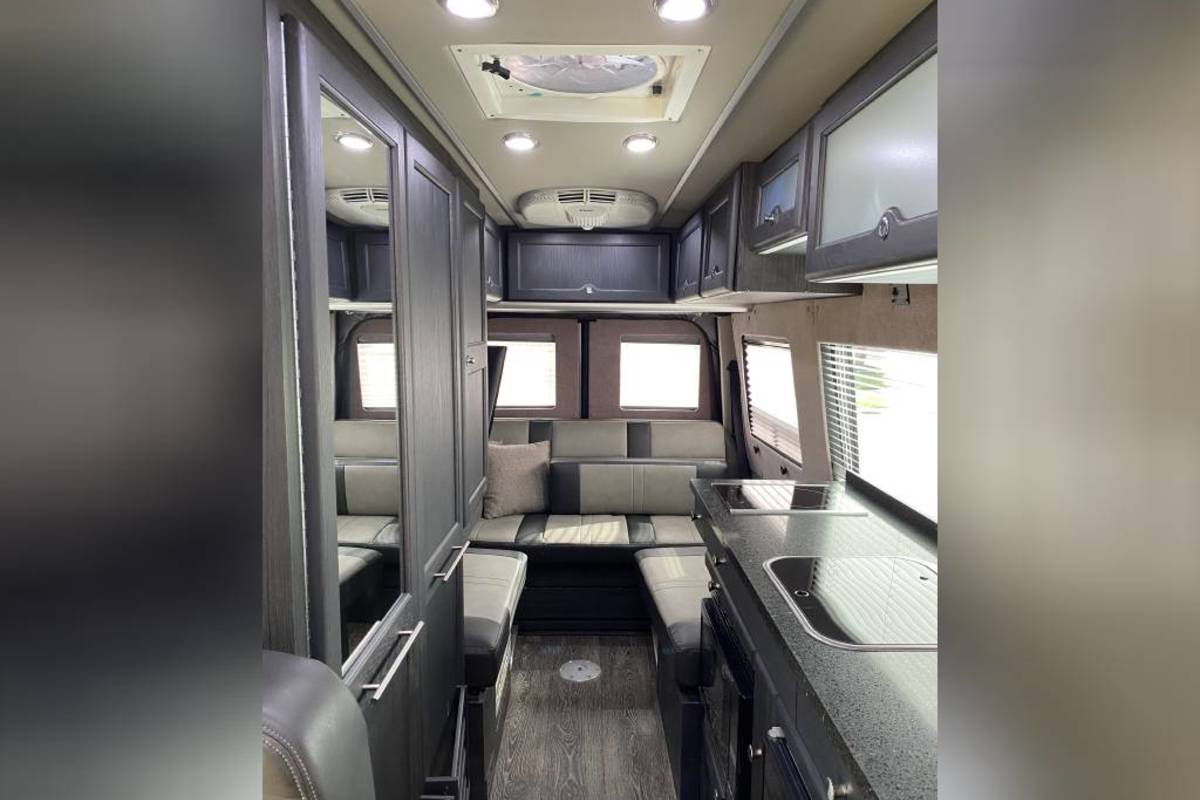 2015 Mercedes Sprinter Road Trek E 3500, 5