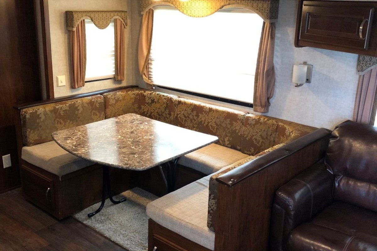 2014 Keystone Laredo 303TG, 14