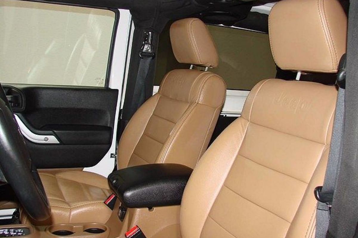 2012 Jeep Wrangler Rubicon, 6