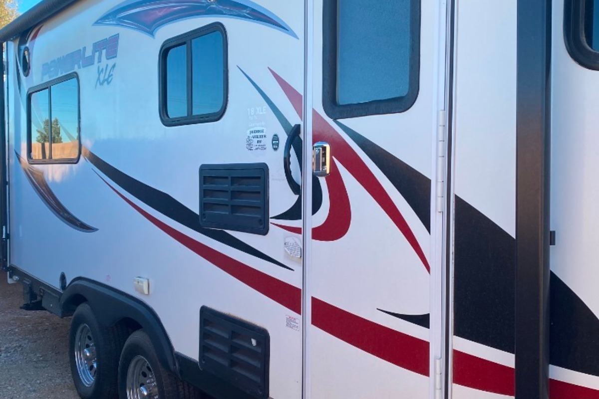 2015 Powerlite by Pacific Coachworks Ultra Lite 18XLE, 9