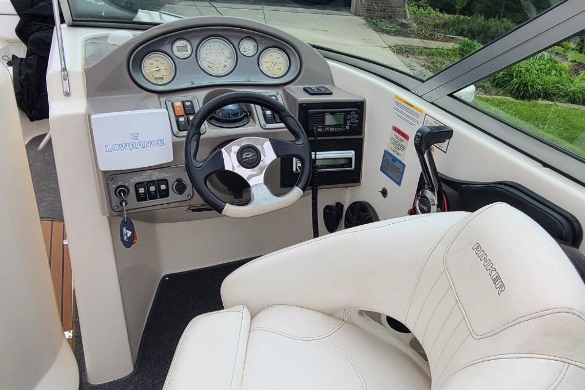 2006 Rinker 282 Captiva Bowrider, 6