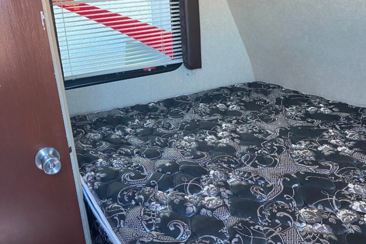 2015 Powerlite by Pacific Coachworks Ultra Lite 18XLE, 10