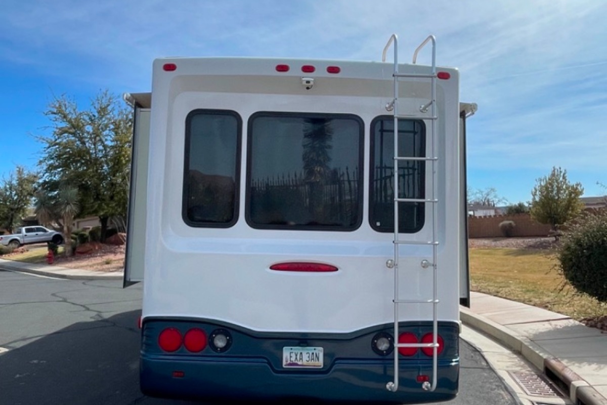 2004 R-Vision Condor 1281, 1