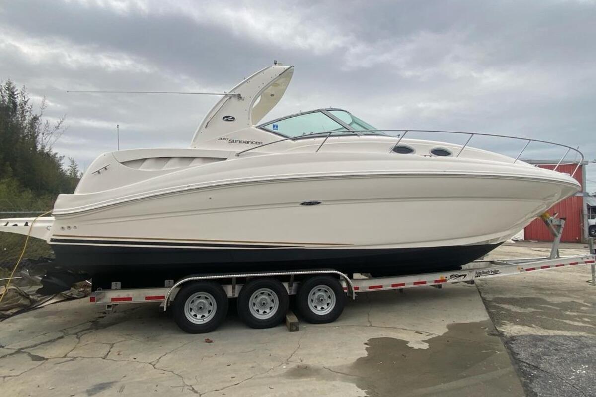2003 Sea Ray 320 Sundancer, 1