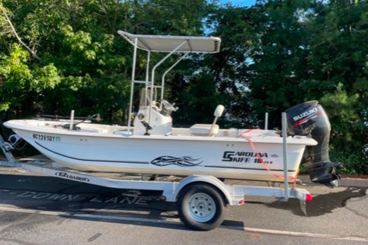 2011 Carolina Skiff Model JVX 18 Center Console, 2