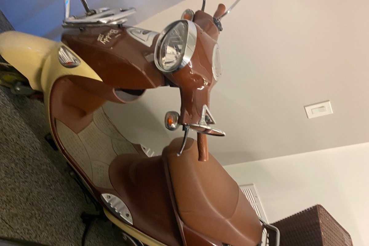 2012 Genuine Scooter 1701, 1