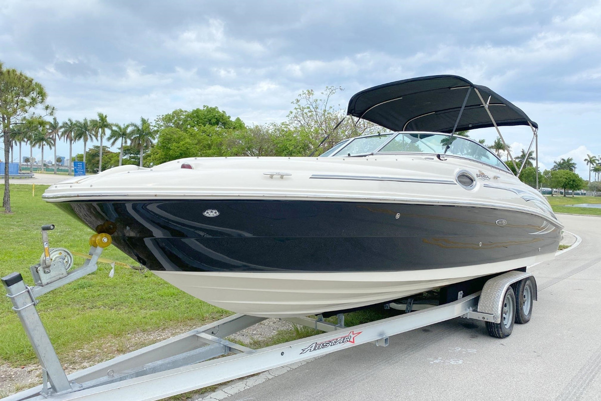 2006 Sea Ray 240 Sundeck, 1