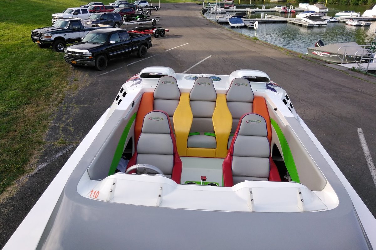 1999 Skater 32B, 3