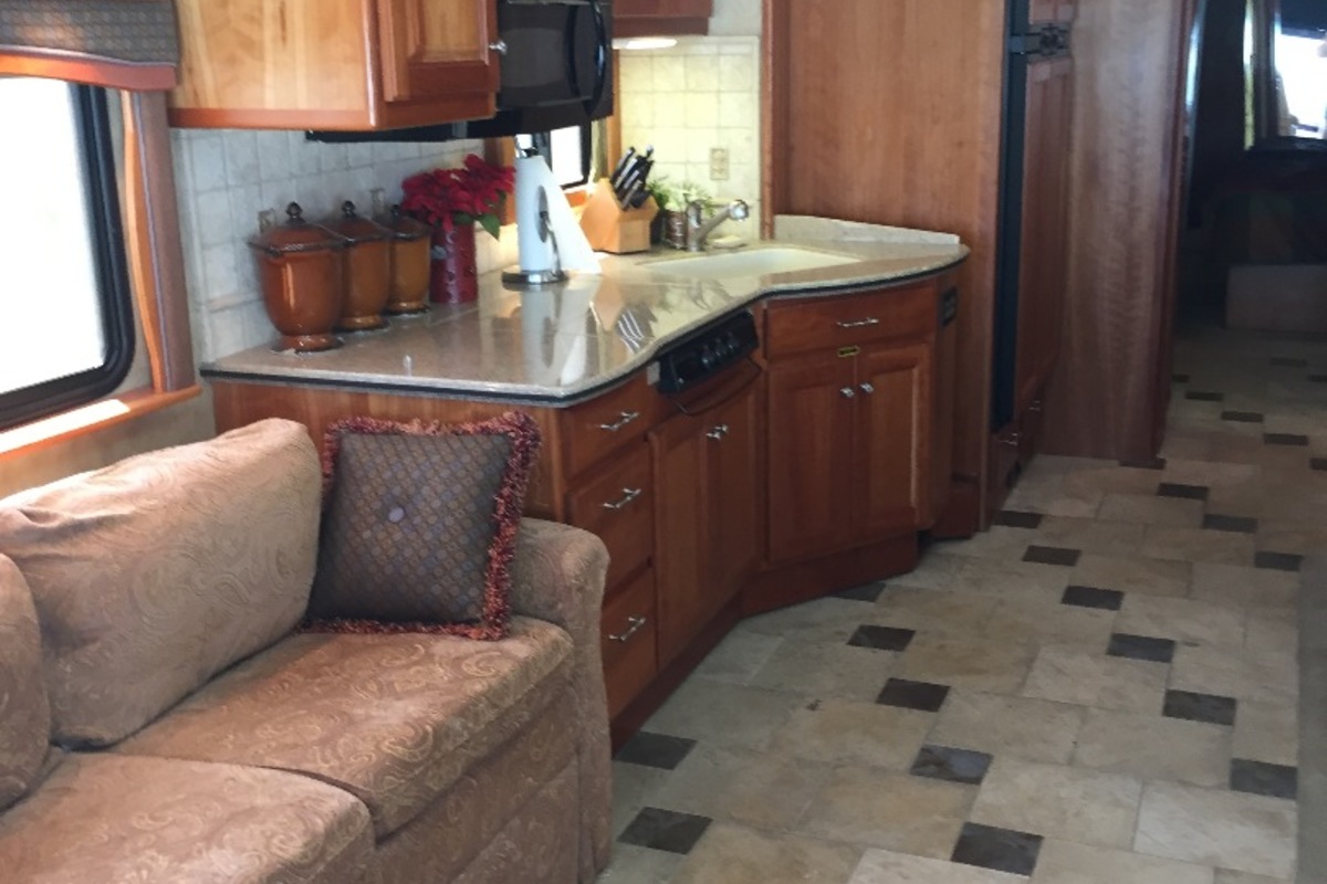 2007 Country Coach Allure Hood River Blue, 2