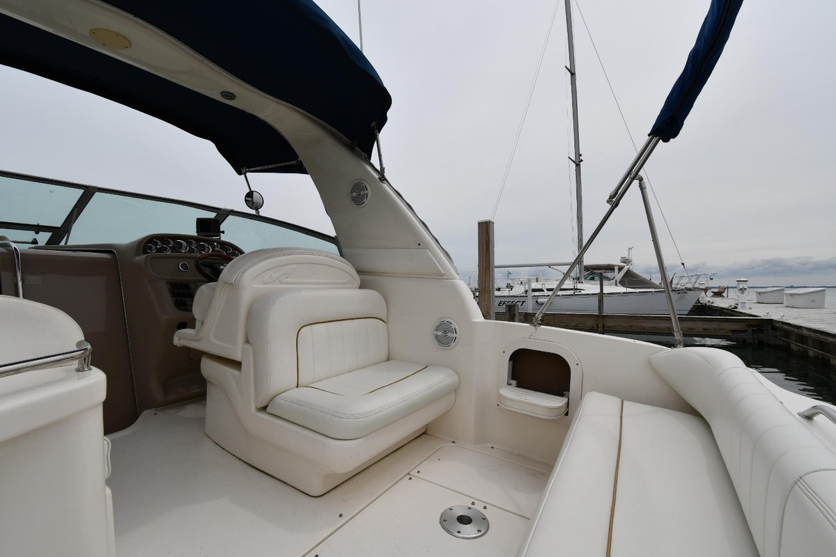 2001 Sea Ray 290 Sundancer, 11