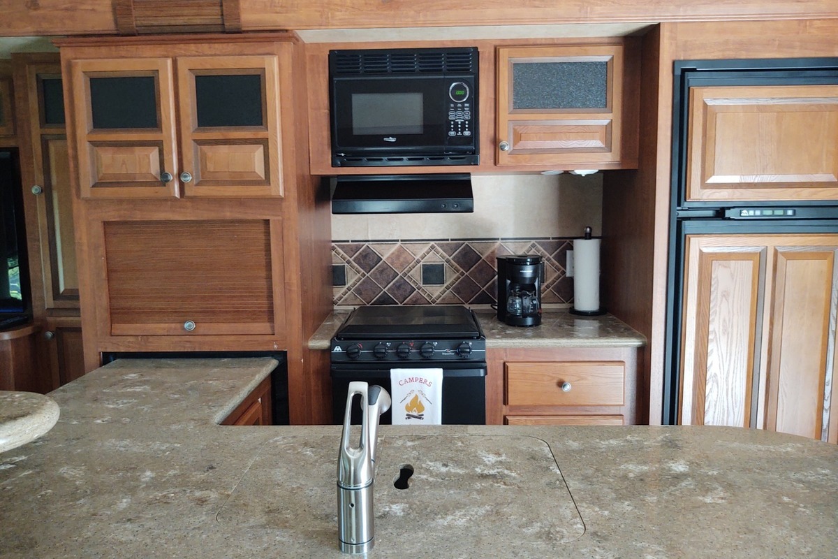 2012 Jayco 351 MKTS Eagle Premier, 6