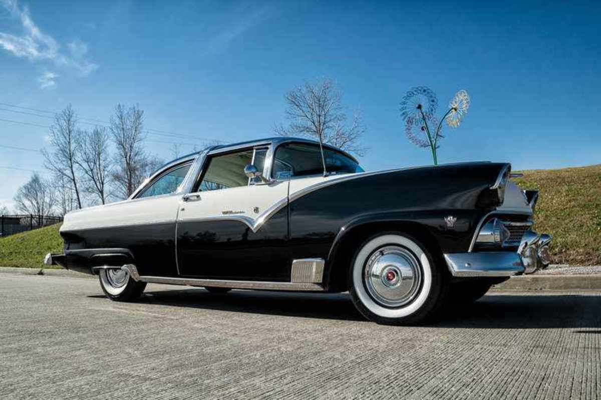 1955 Ford Crown Victoria, 11