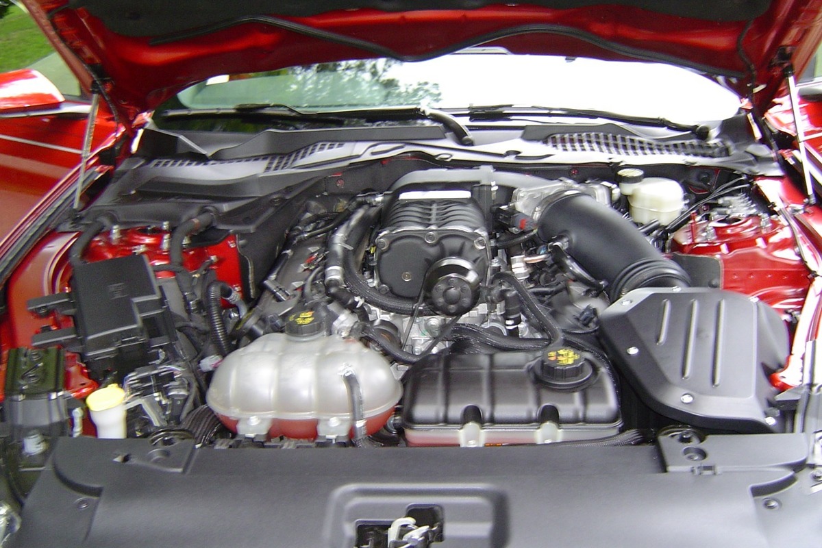 2016 Ford Mustang Coupe, 2