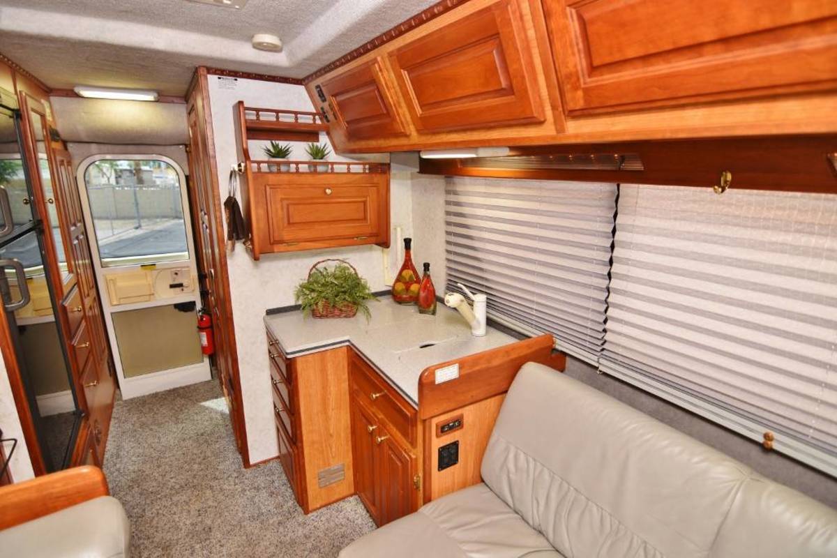 2004 Chinook DESTINY, 9