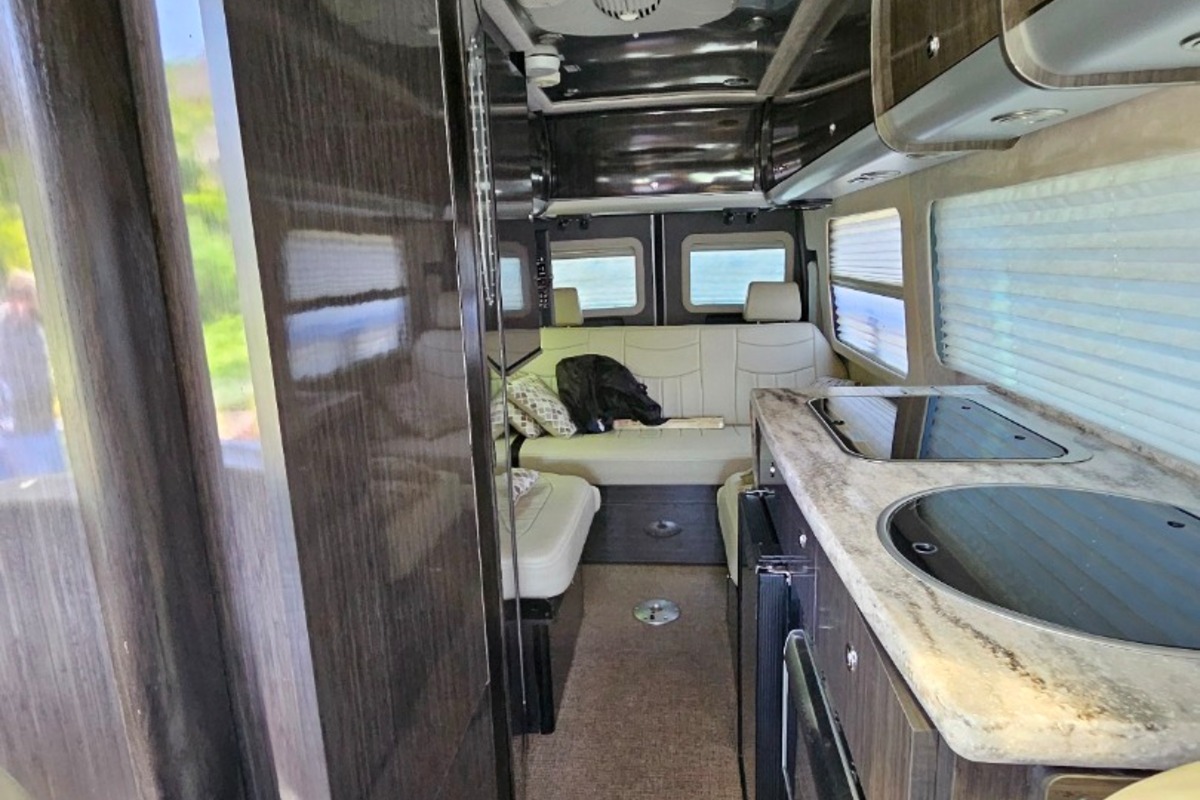 2012 Mercedes Airstream Interstate 3500 Extend Mercedes Sprinter, 7