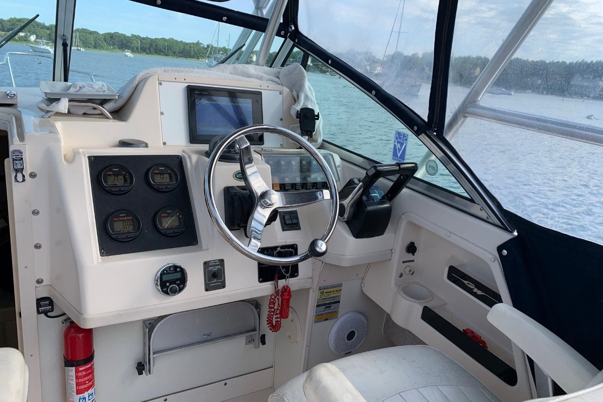 2005 Grady-White 232 Walkaround, 0