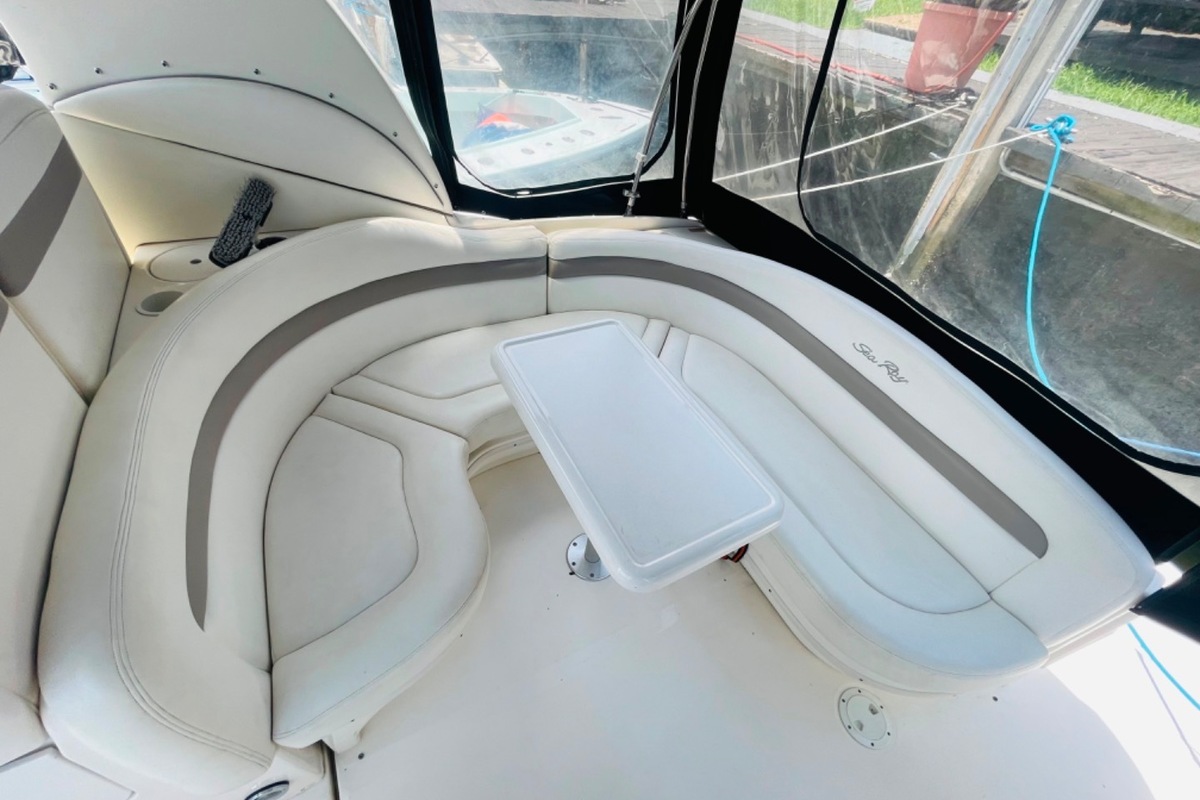 2003 Sea ray 320, 5