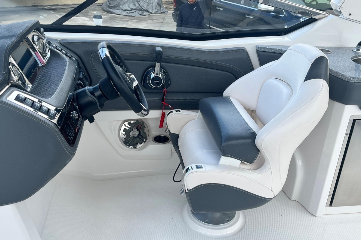 2016 Chaparral 277 SSX, 20