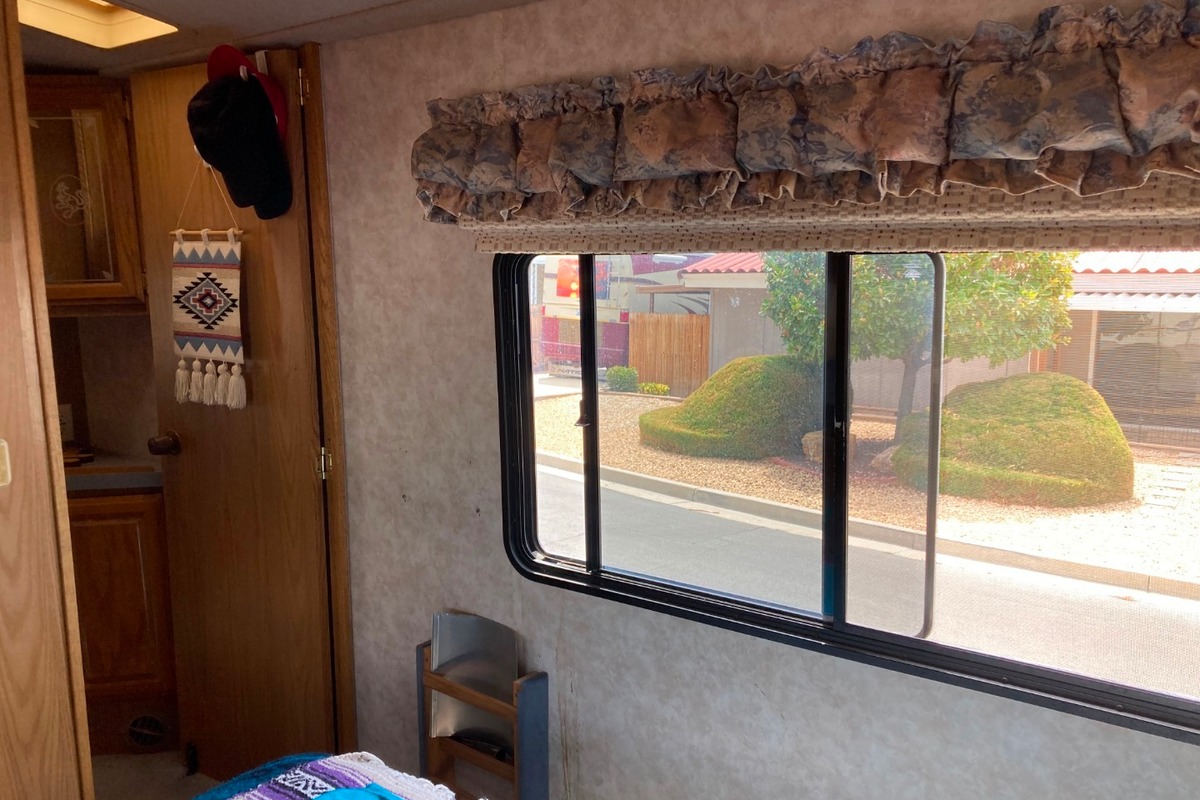 1997 Fleetwood Bounder, 20