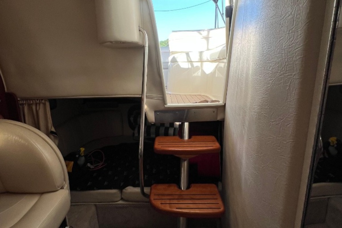 2002 Rinker 342 Fiesta Vee, 29