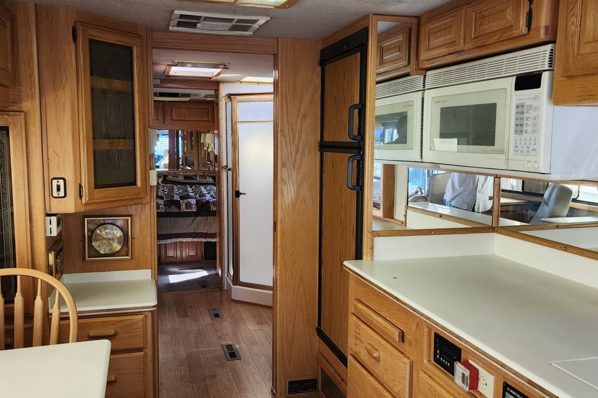 1995 1995 Hawkins Motorcoach Areosport, 5