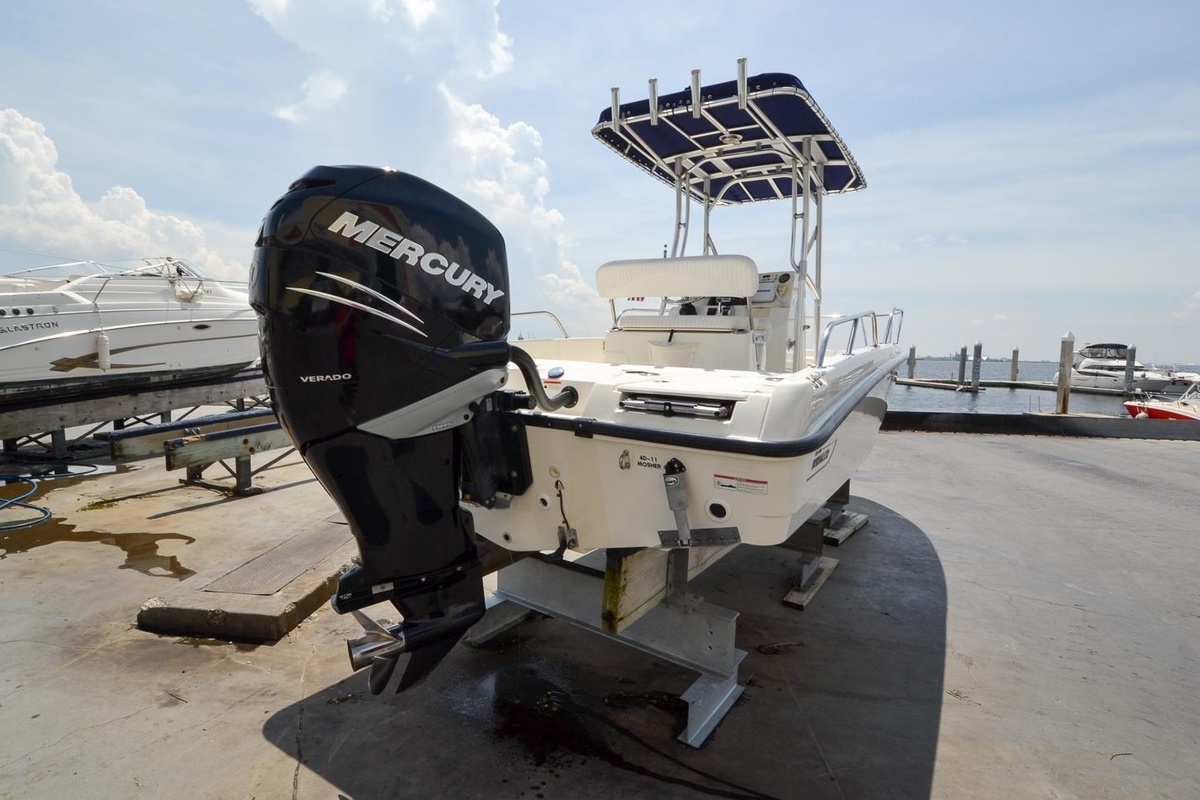 2009 Boston Whaler 230 Dauntless, 7