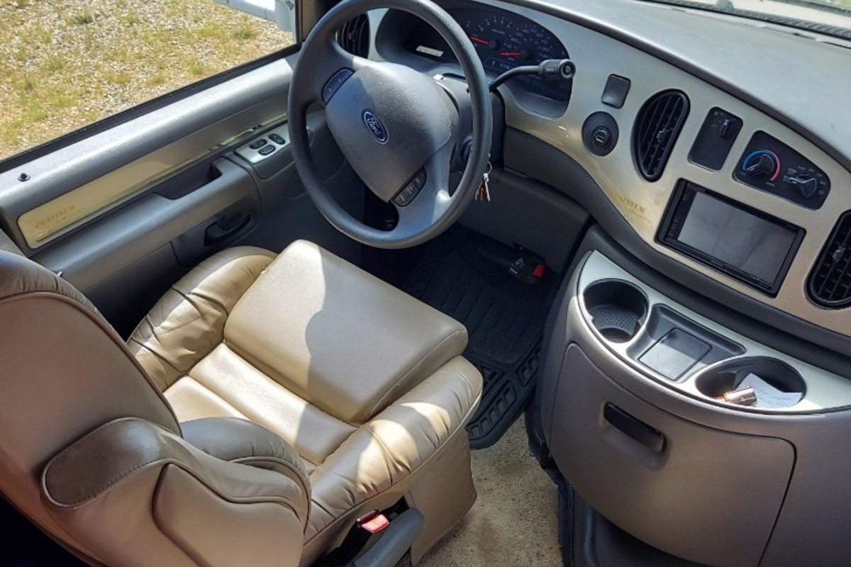 2005 Coach House Platinum 232XL, 8