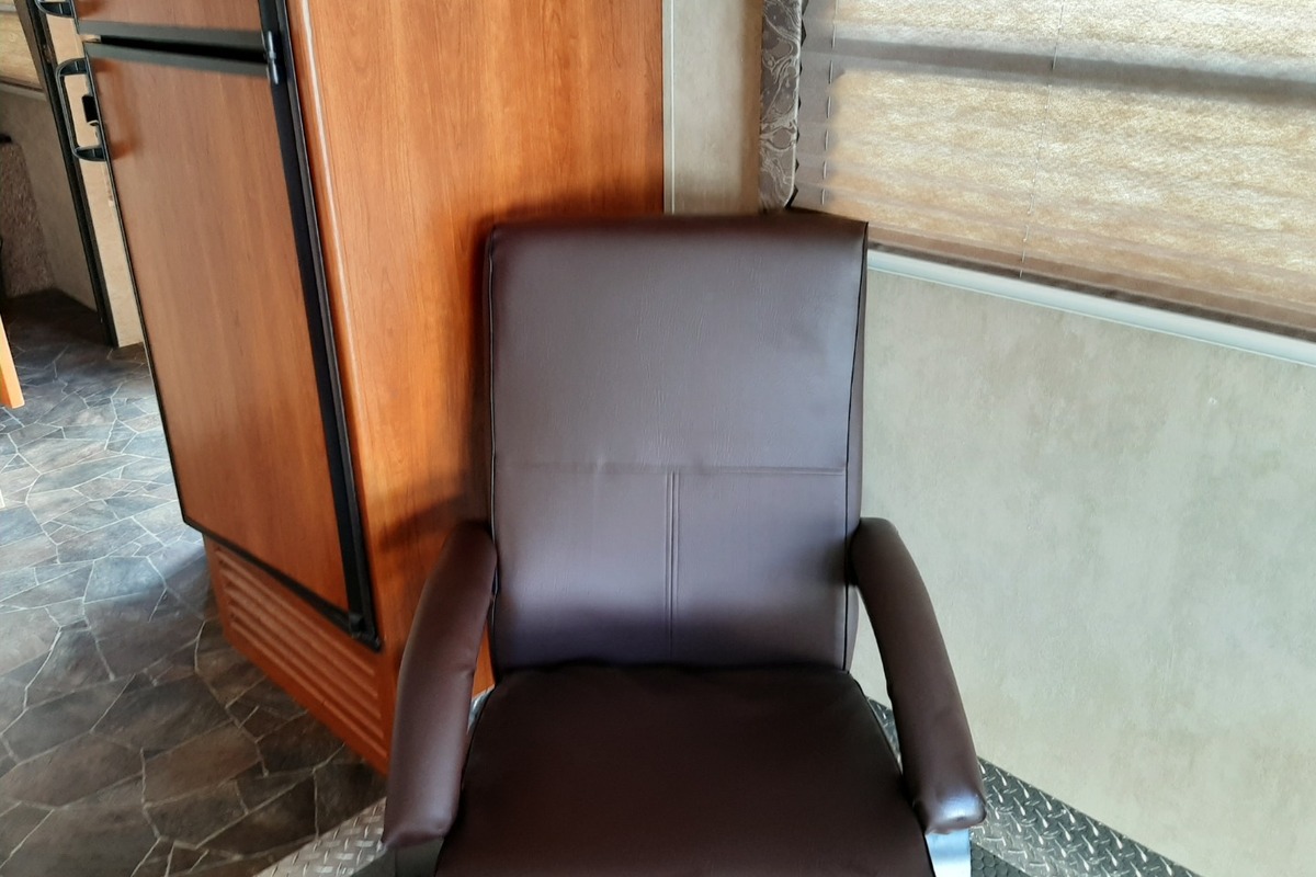 2014 Keystone Fuzion 260, 8