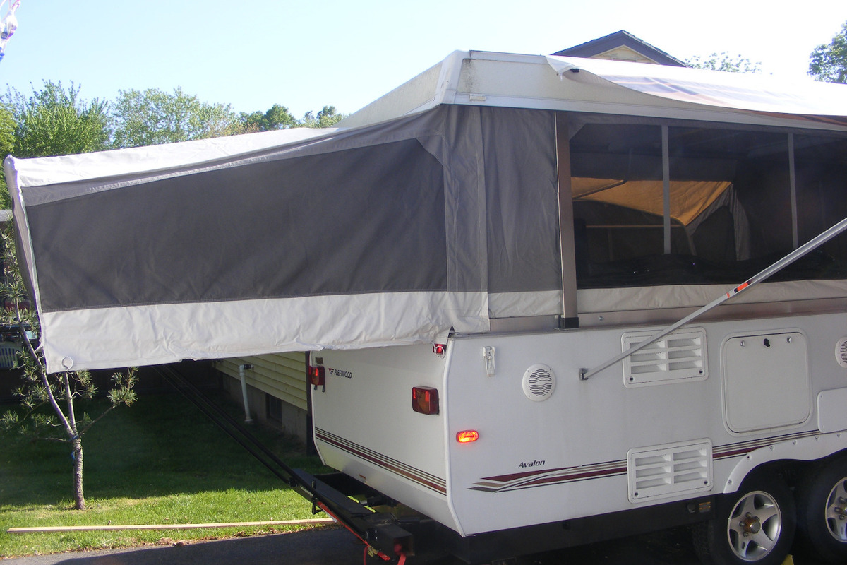 2008 Fleetwood Avalon 4249, 1
