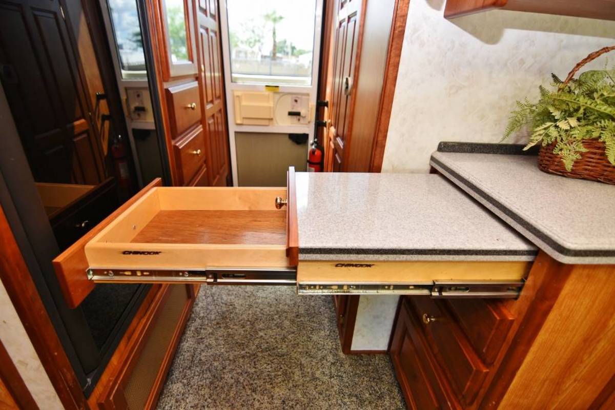 2004 Chinook DESTINY, 16