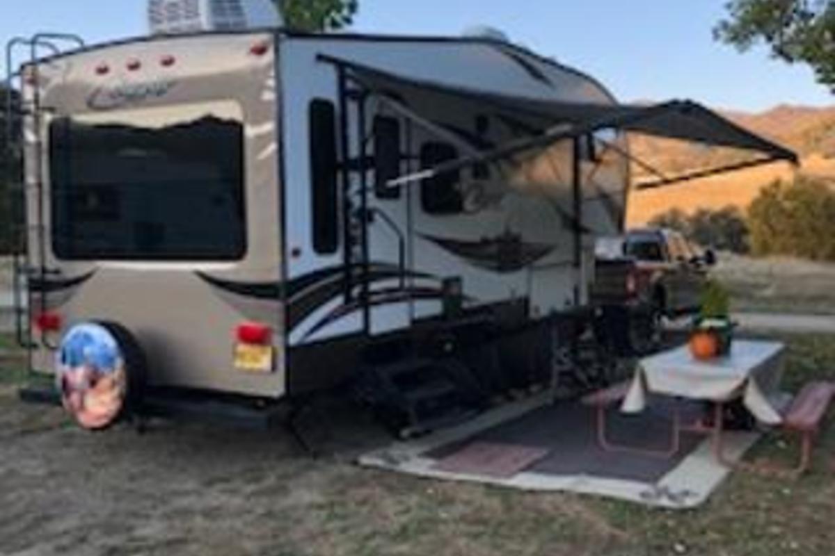 2015 Cougar 244RLSWe Half Ton, 4