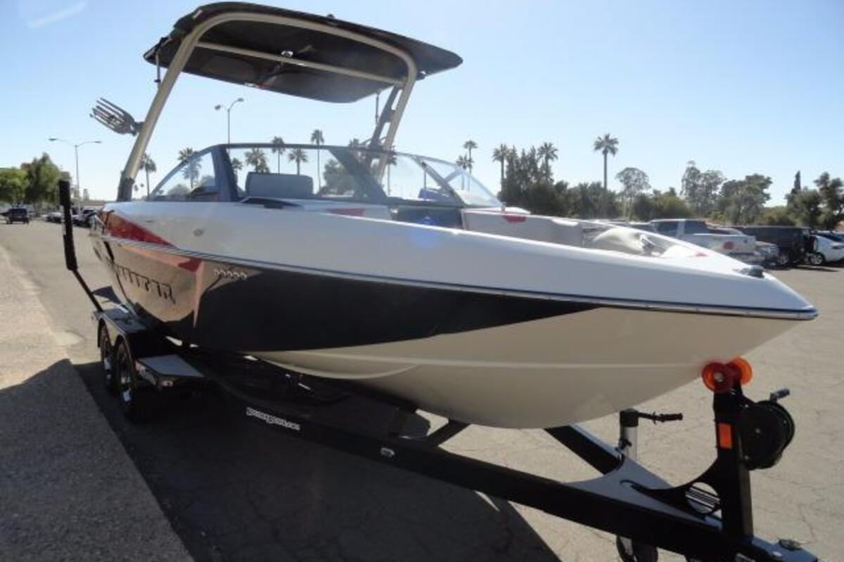 2016 Malibu Wakesetter 22 VLX, 2