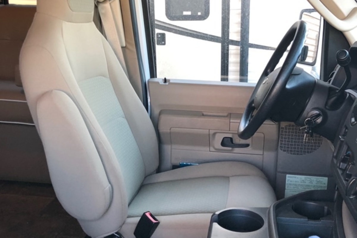 2014 Winnebago Itasca Spirit 31K, 22