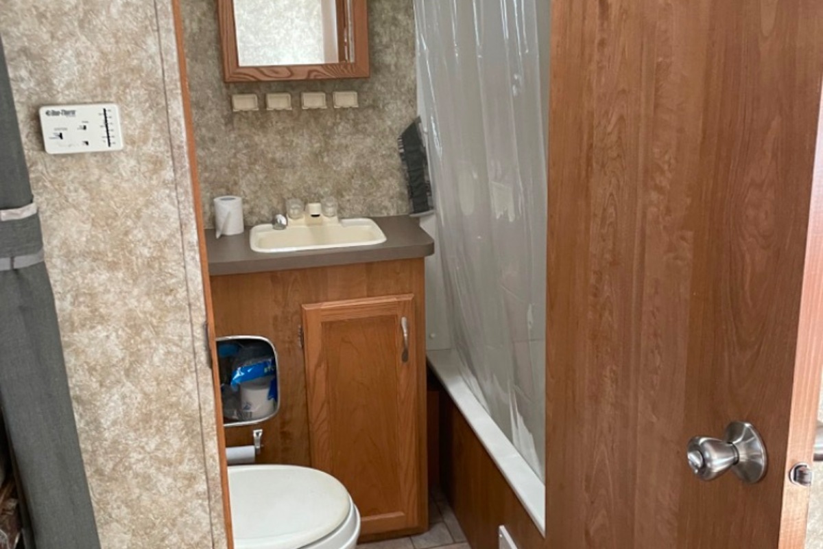 2006 Coachmen Spirit of America 525TBS, 6