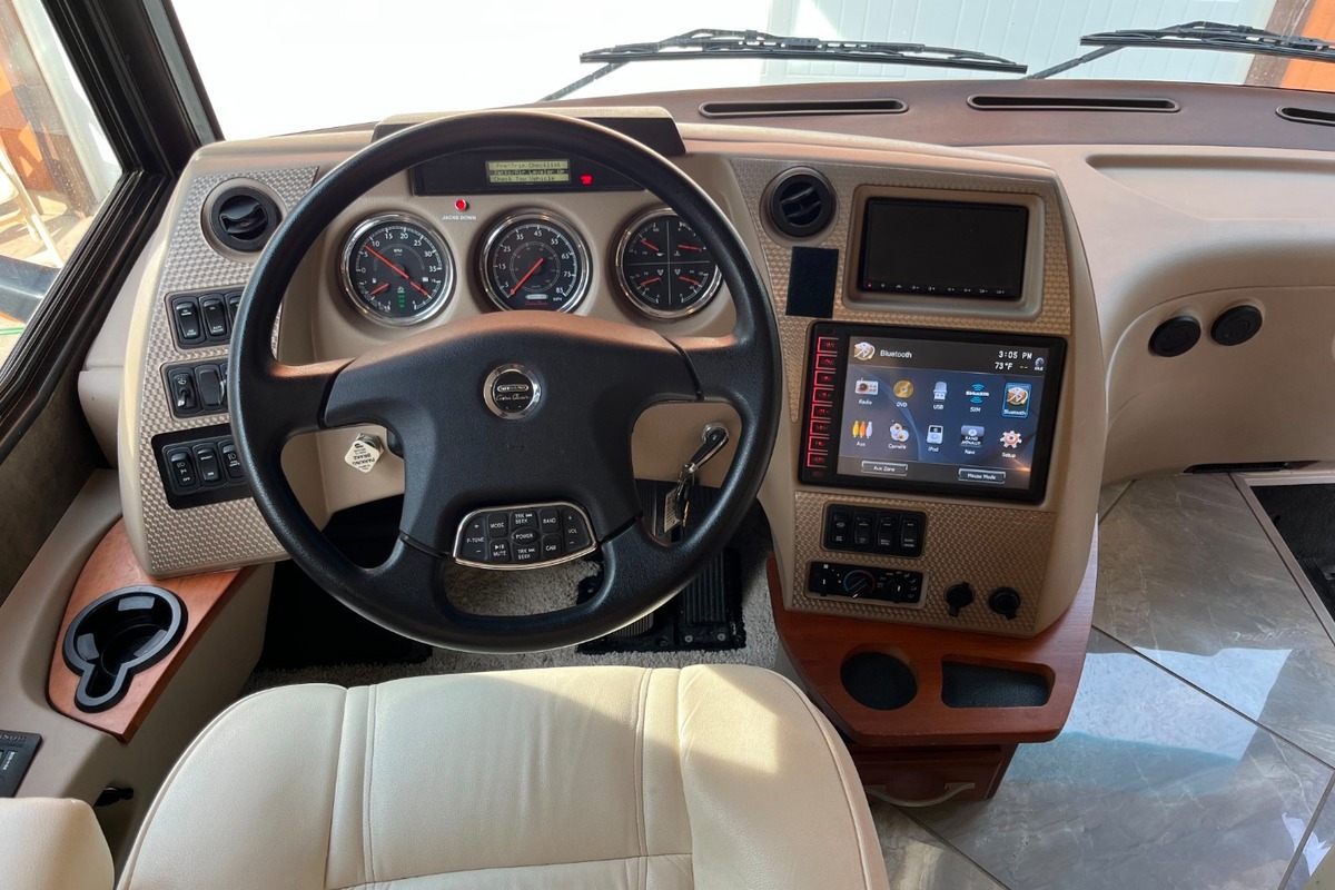 2015 Winnebago Journey 36M Diesel, 15