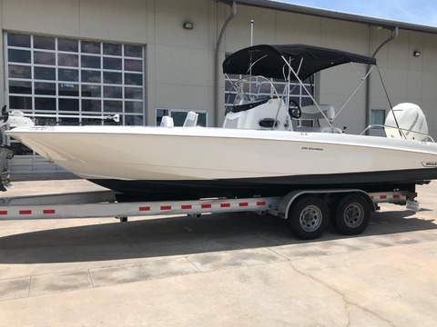 2015 Boston Whaler 240 Dauntless