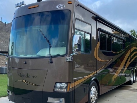 2009 Freightliner XC-R Mandalay RV