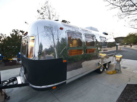 1970 Airstream Caravanner Land Yacht
