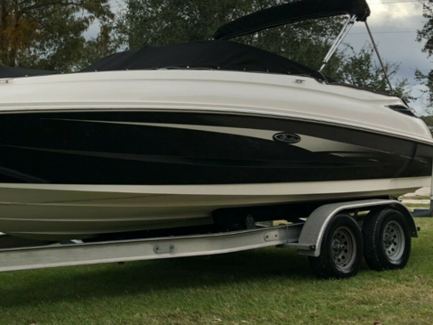 2015 Sea Ray 240 Sundeck