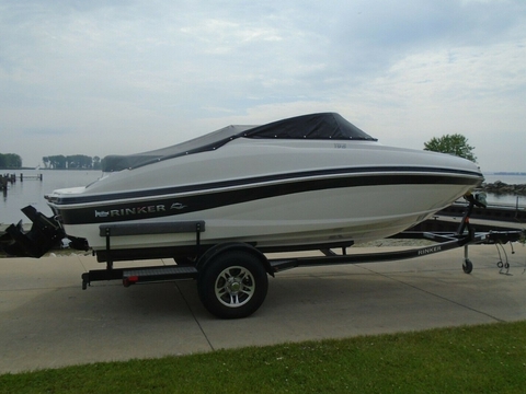 2016 Rinker Captiva 196 BR