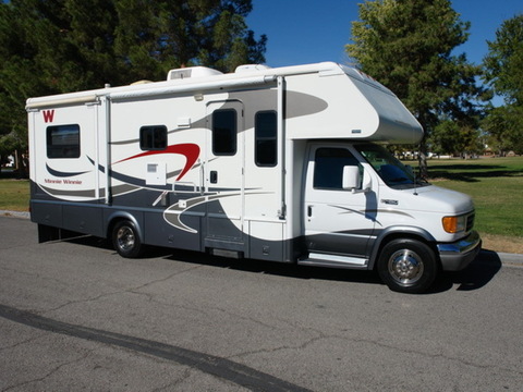 2005 Winnebago Minnie Winnie 27P