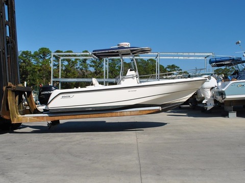 2008 Boston Whaler 210 Outrage