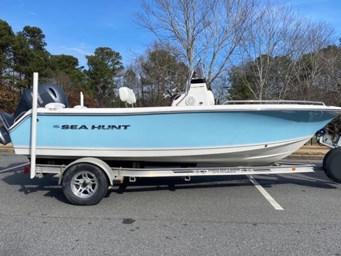 2015 Sea Hunt Triton 188