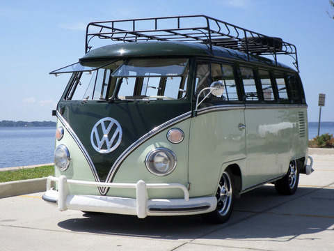 1965 Volkswagen Bus/Vanagon 13 window deluxe