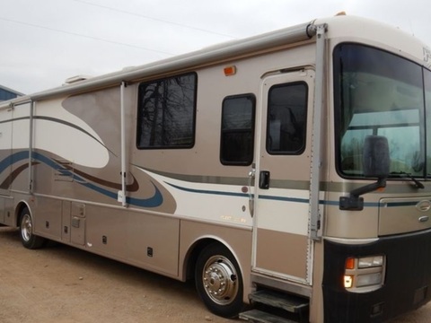 2000 Freightliner Fleetwood Discovery RV