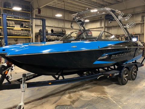 2014 Malibu Wakesetter 22 MXZ