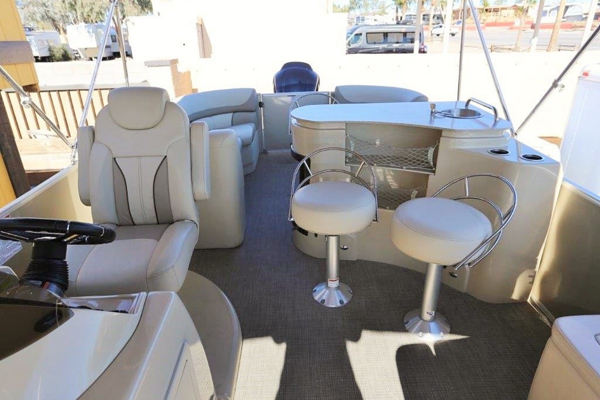 2016 Smoker Craft Sunchaser Eclipse 25, 13