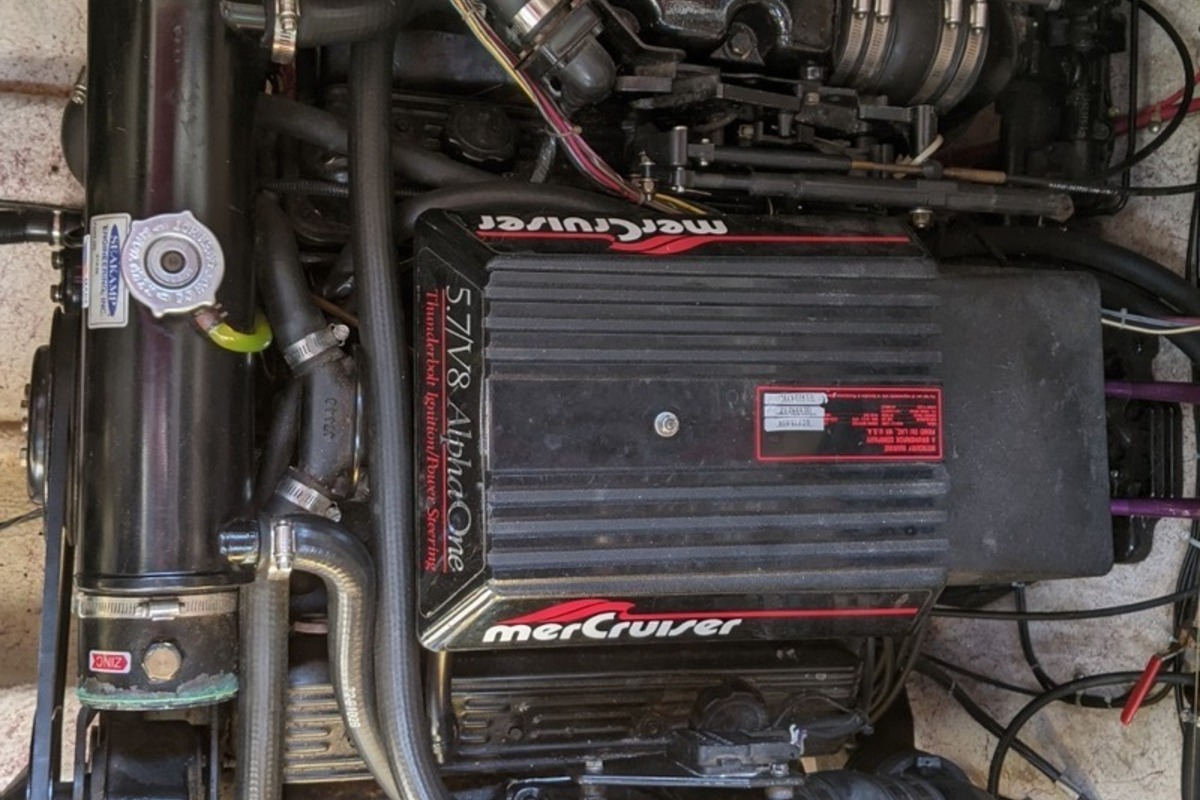 1990 Maxum 2700/SCR, 4