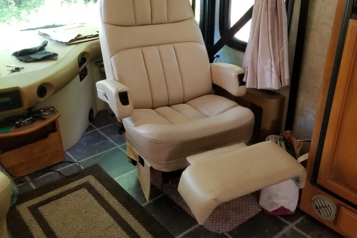 2008 Fleetwood Discovery 40X, 6